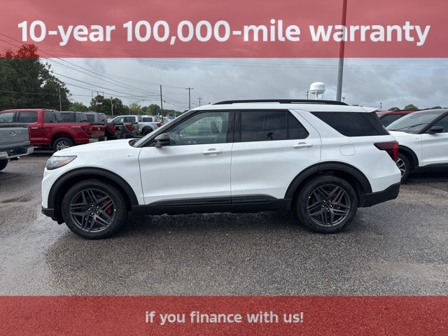 2025 Ford Explorer ST-LINE's photo