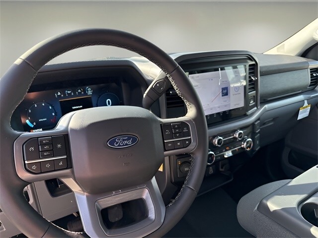 2025 Ford F-150 XLT photo 3