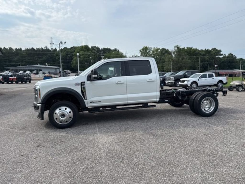 New 2026 Ford Chassis Cab F-550® Lariat® TRUCK