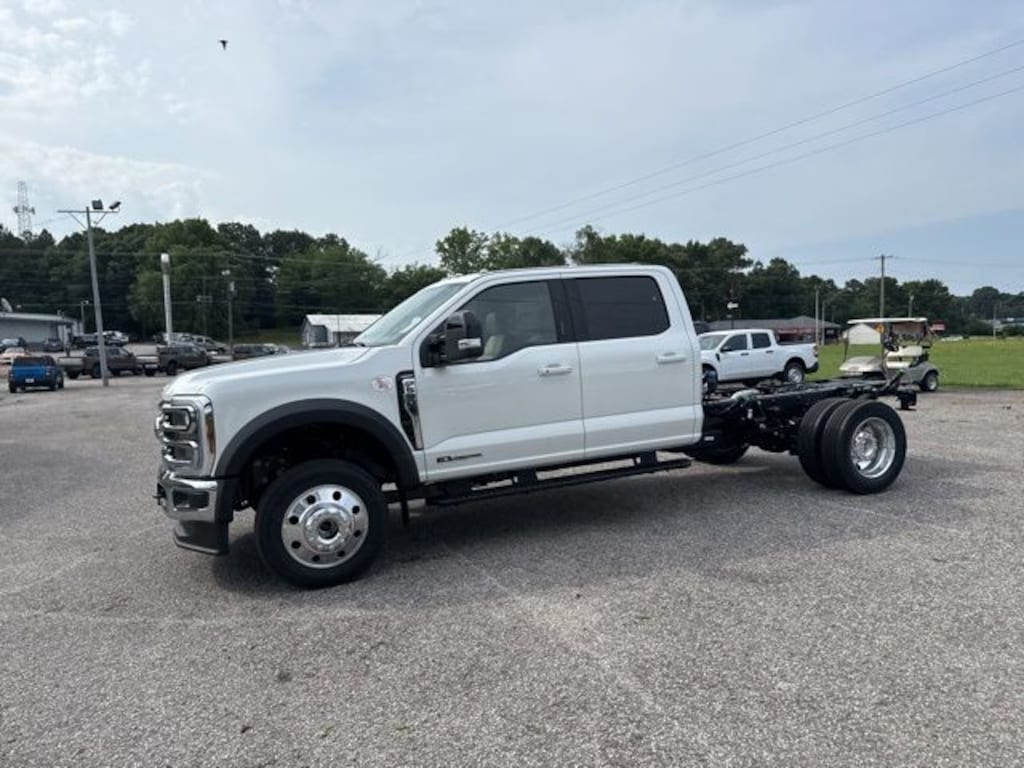 New 2026 Ford Chassis Cab F-550® Lariat® TRUCK