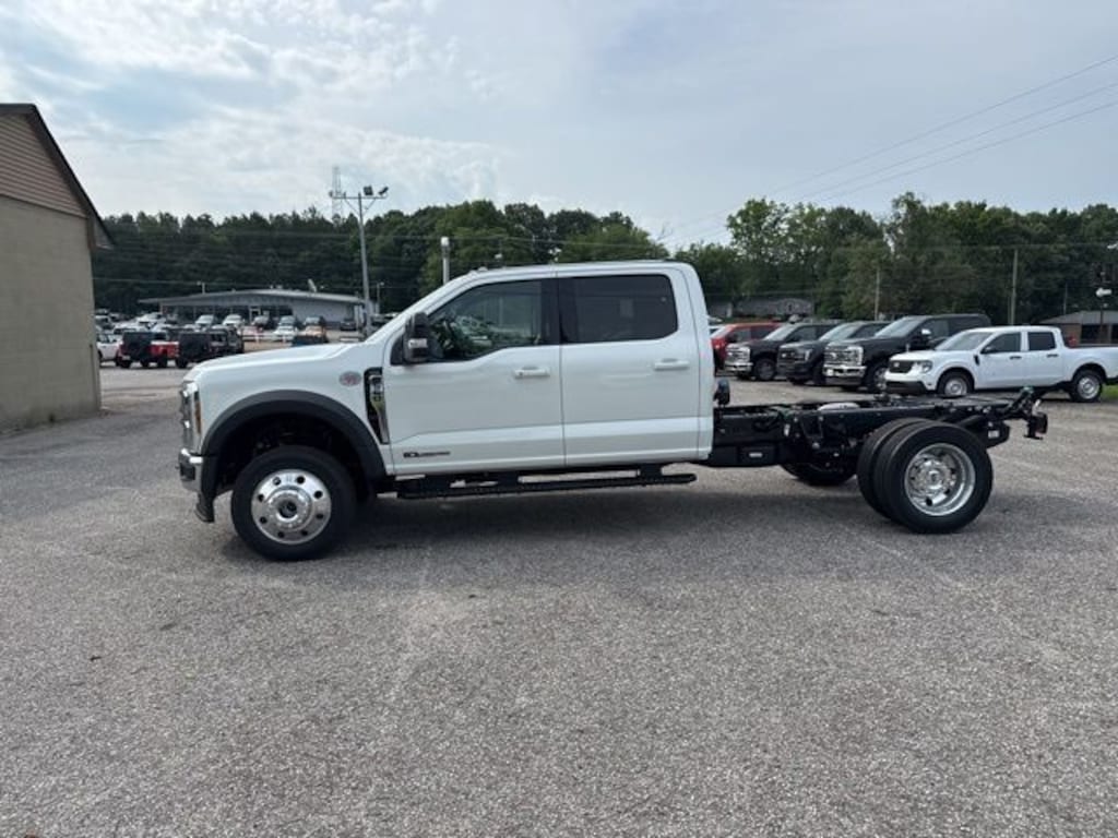 New 2026 Ford Chassis Cab F-550® Lariat® TRUCK