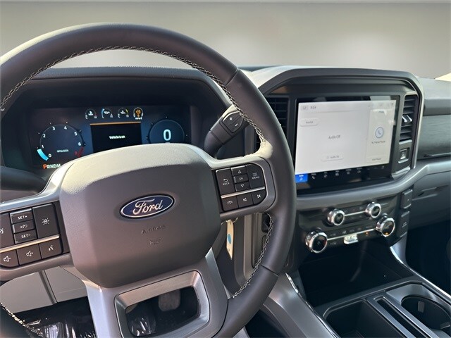 2025 Ford F-150 XLT photo 3