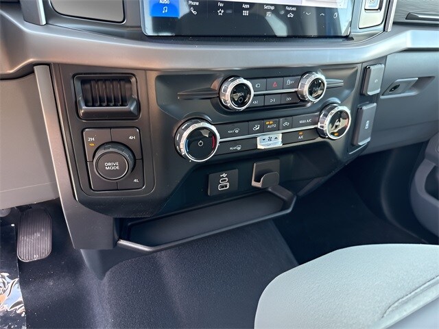 2025 Ford F-150 XLT photo 4