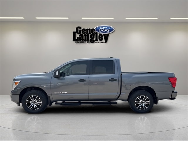 2023 Nissan Titan SV