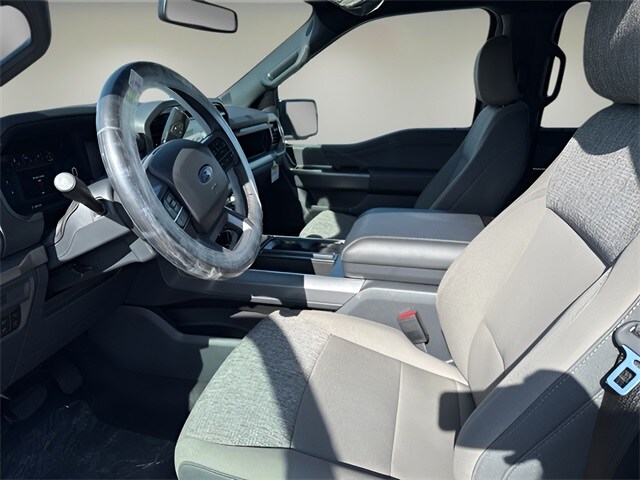 2025 Ford F-150 XLT photo 2