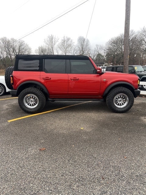 2024 Ford Bronco 4-Door Outer Banks's photo