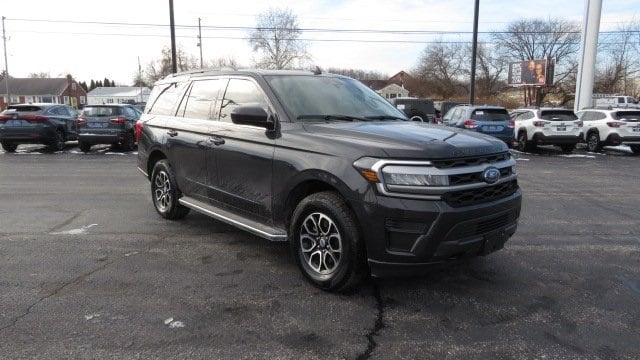 2022 Ford Expedition XLT's photo