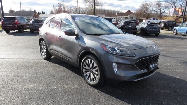 2021 Ford Escape Titanium's photo