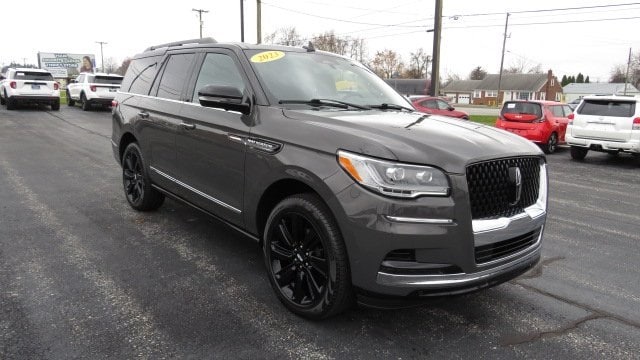 2023 Lincoln Navigator Black Label's photo