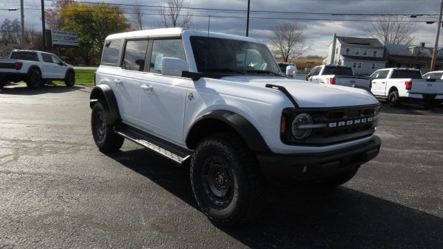 2025 Ford Bronco 4-Door Outer Banks's photo