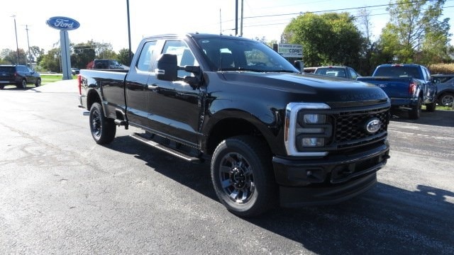 2026 Ford F-350 Super Duty XL's photo