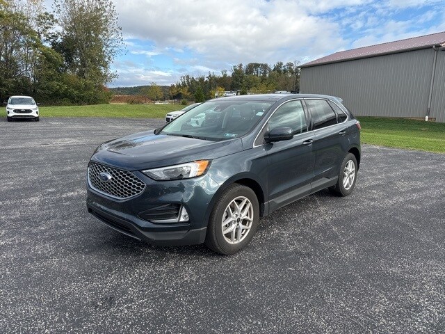 2024 Ford Edge SEL photo 2