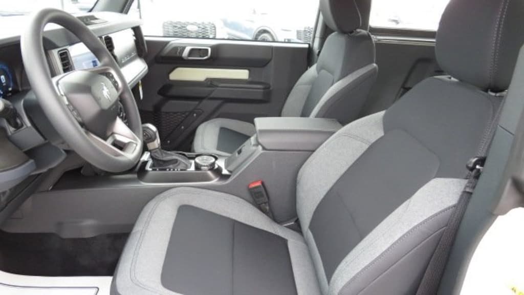 New 2025 Ford Bronco Base SUV