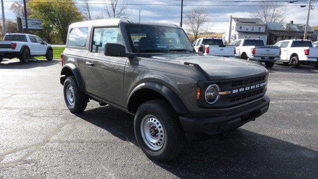 2025 Ford Bronco 2-Door Base's photo