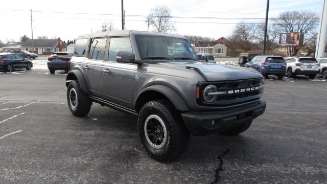 2022 Ford Bronco 4-Door Outer Banks's photo