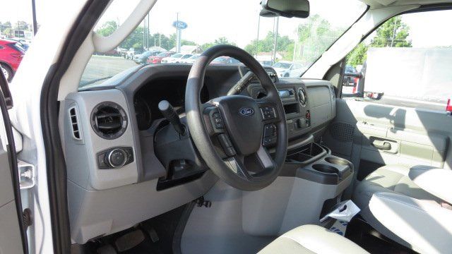 2025 Ford E-Series Cutaway Base - Photo 9
