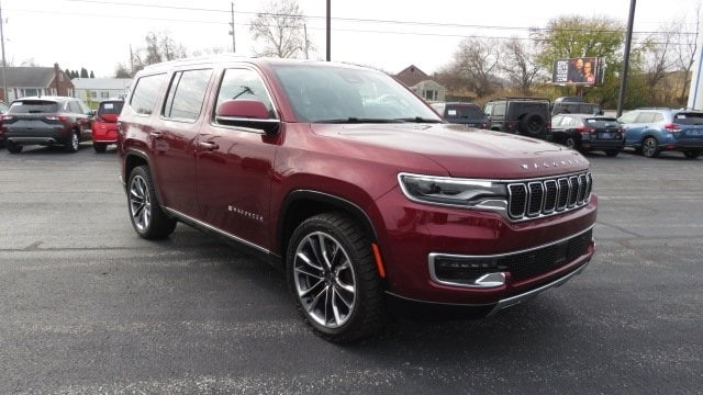 2022 Jeep Wagoneer Series III's photo