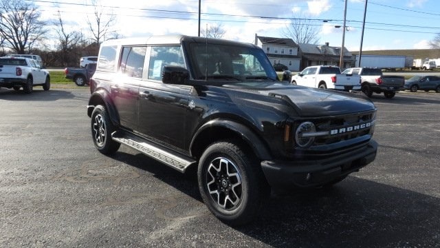 2025 Ford Bronco 4-Door Outer Banks's photo