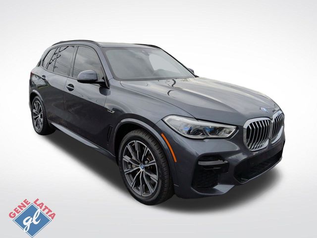 2022 BMW X5 xDrive45e's photo