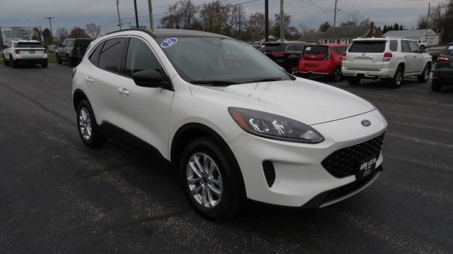 2022 Ford Escape SE's photo