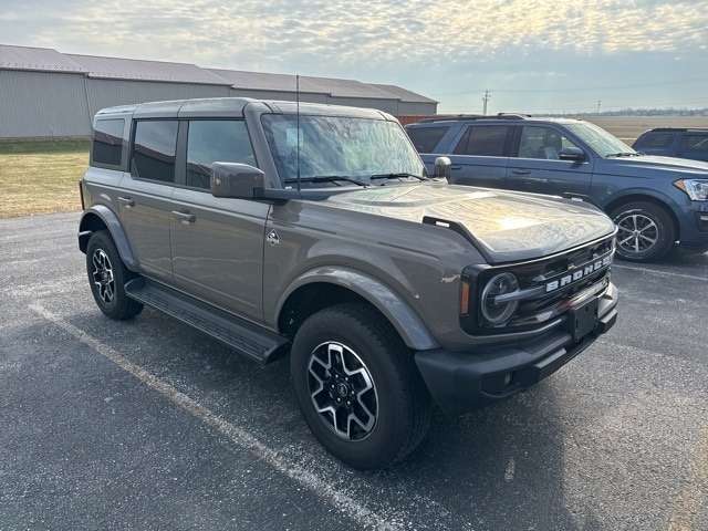 2025 Ford Bronco 4-Door Outer Banks's photo
