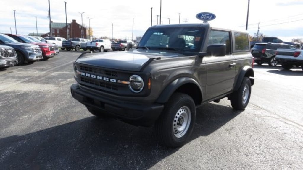 New 2025 Ford Bronco Base SUV
