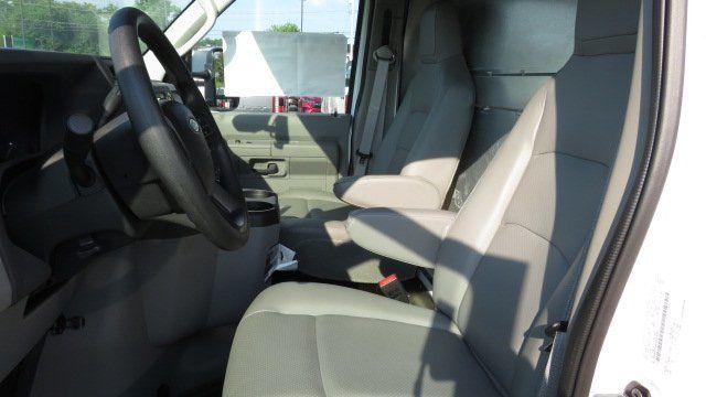 2025 Ford E-Series Cutaway Base - Photo 10