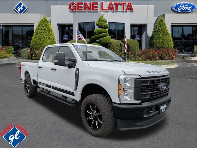 2025 Ford F-250 XL 4x4 Crew Cab 6-3/4' Box's photo