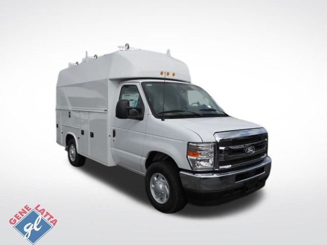 2026 Ford E-Series SRW E-350 Super Duty 138 in WB's photo