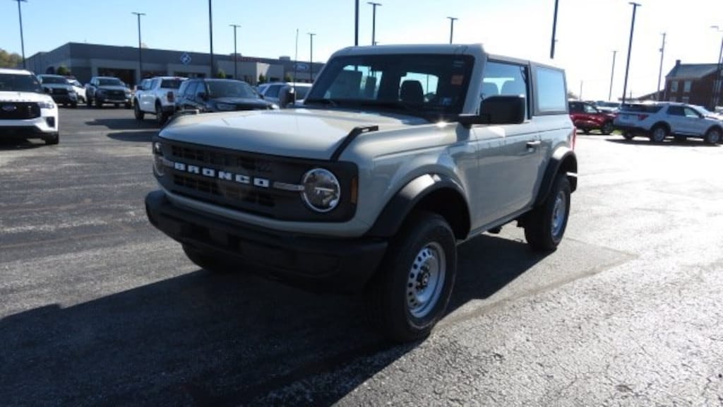New 2025 Ford Bronco Base SUV