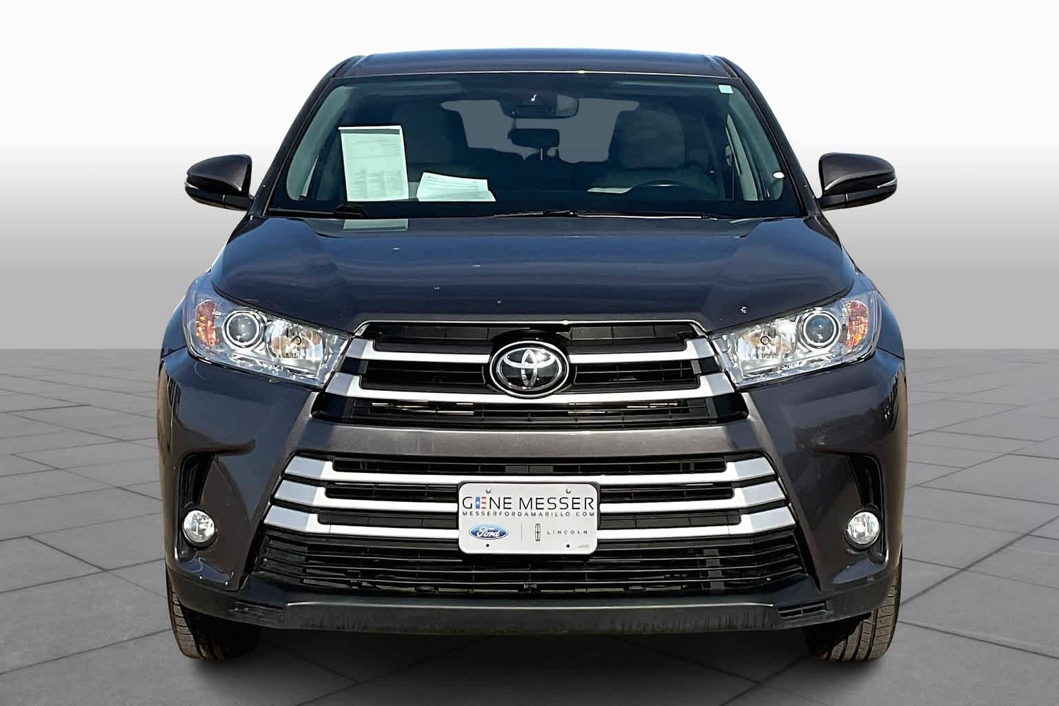 2019 Toyota Highlander LE Plus photo 2