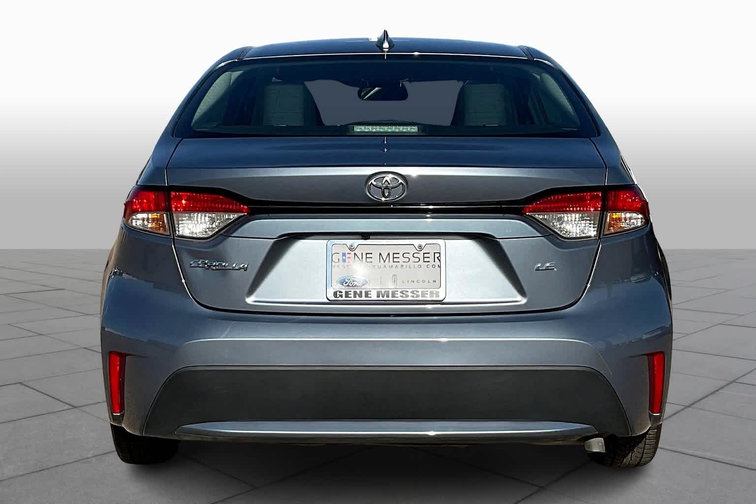 2022 Toyota Corolla LE photo 3