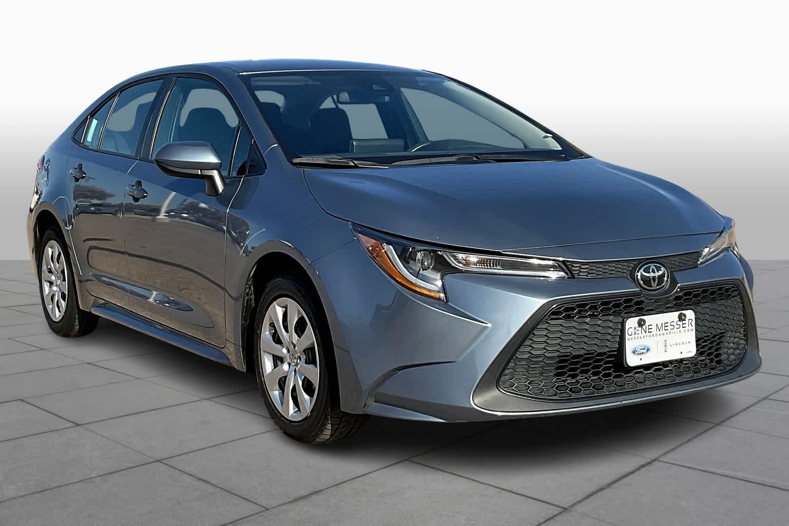 Used 2022 Toyota Corolla LE with VIN 5YFEPMAE2NP325409 for sale in Houston, TX