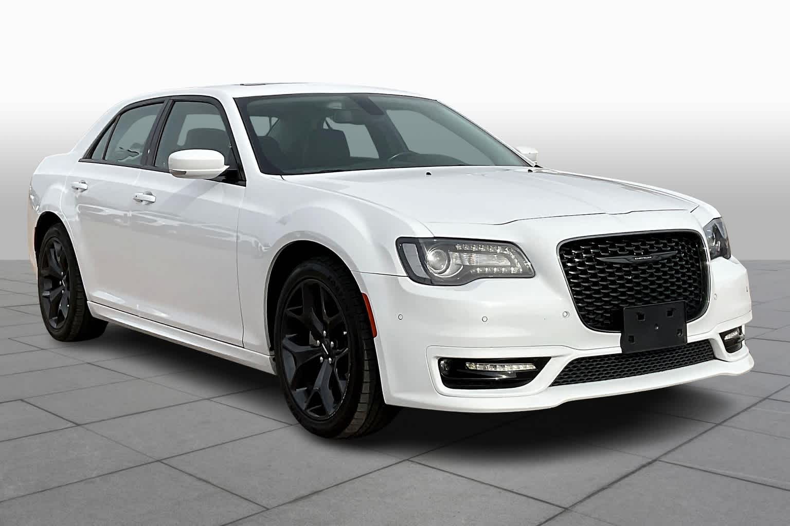 Used 2022 Chrysler 300 Touring L with VIN 2C3CCADG0NH174353 for sale in Houston, TX