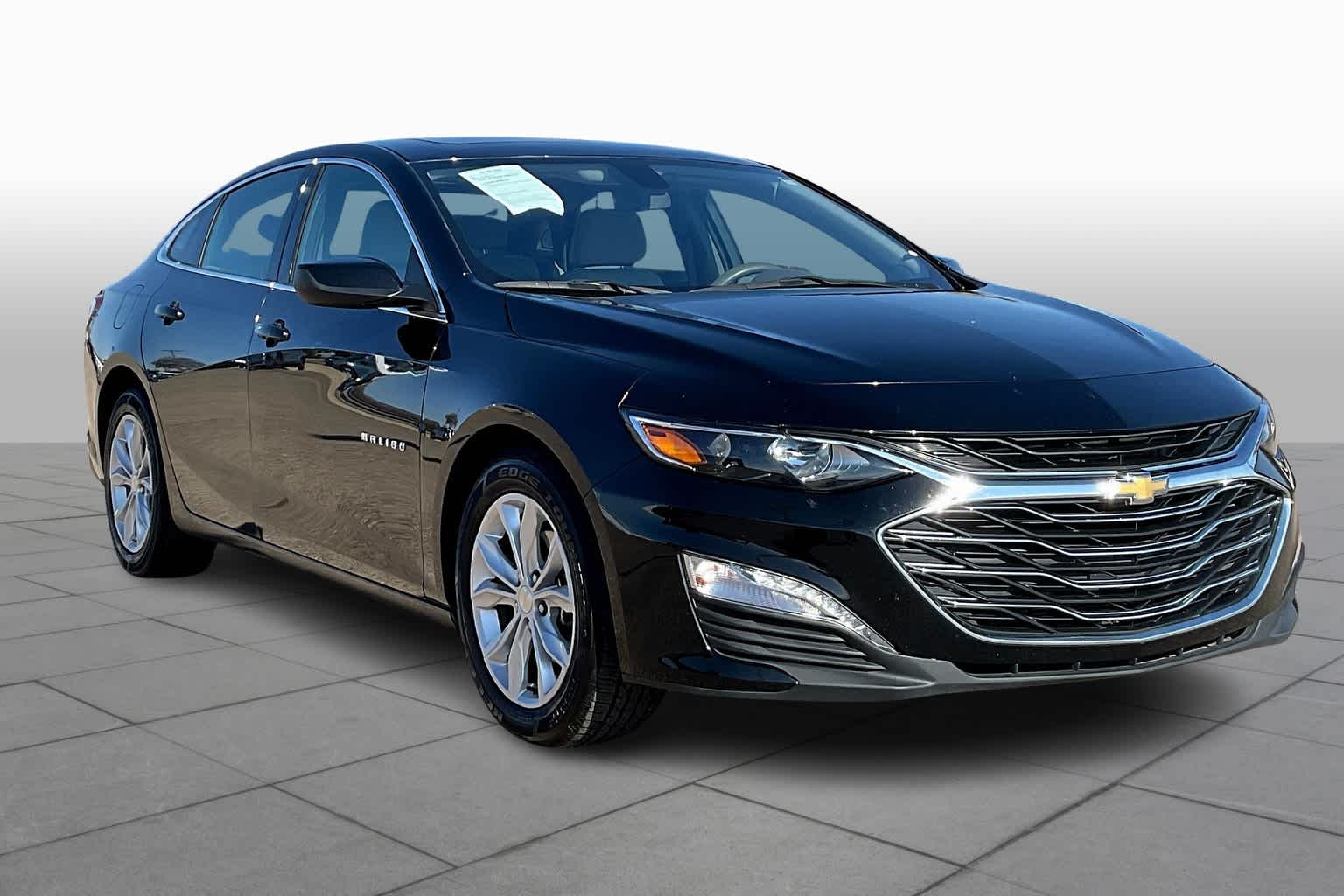 Used 2022 Chevrolet Malibu 1LT with VIN 1G1ZD5ST3NF126513 for sale in Houston, TX