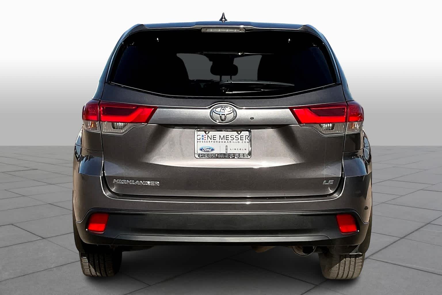 2019 Toyota Highlander LE Plus photo 3