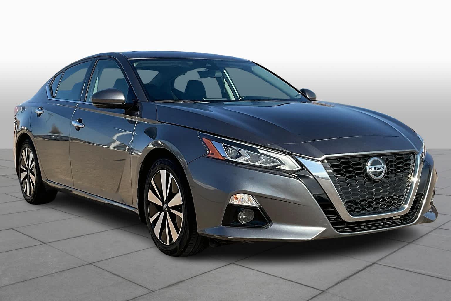 Used 2022 Nissan Altima SL with VIN 1N4BL4EV0NN410096 for sale in Houston, TX