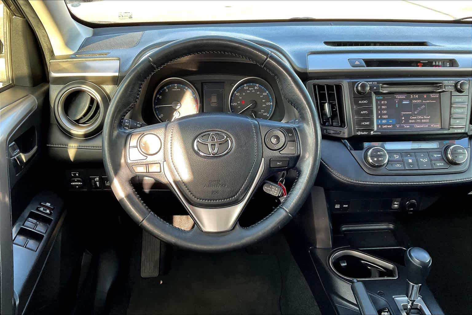 2017 Toyota RAV4 XLE photo 4