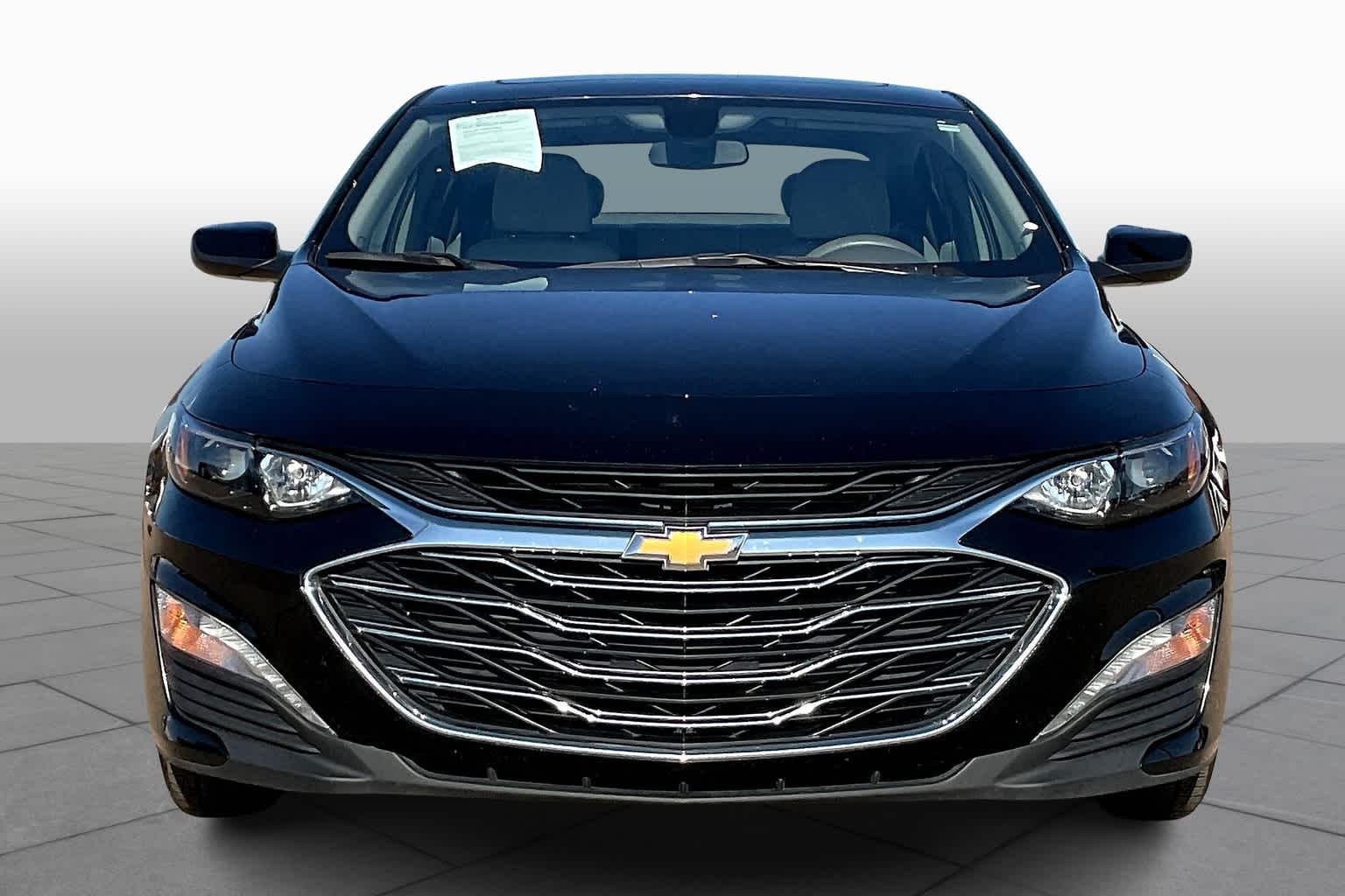 2022 Chevrolet Malibu photo 2