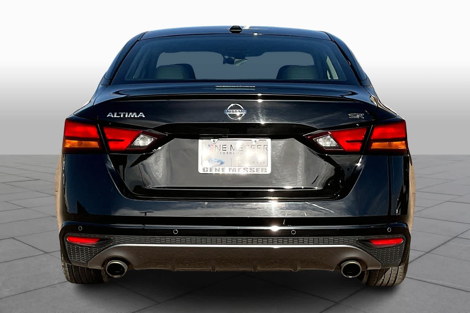 2022 Nissan Altima 2.5 SR photo 3