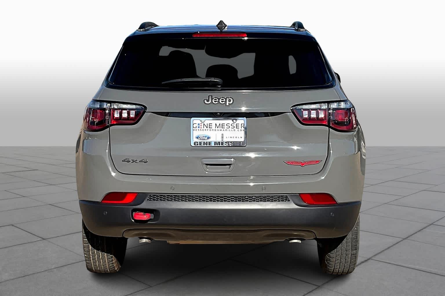 2023 Jeep Compass Trailhawk photo 3