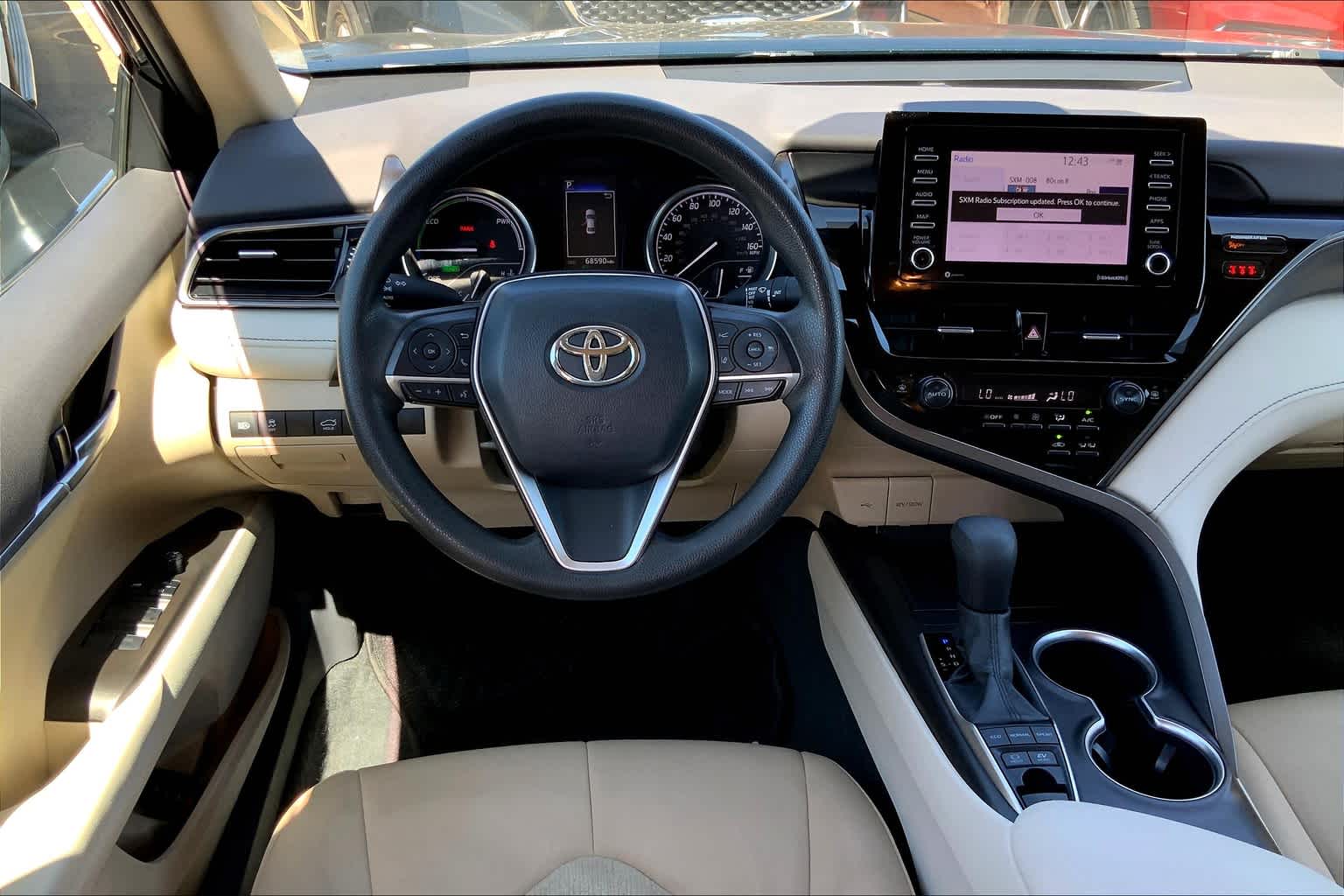 2021 Toyota Camry Hybrid LE photo 4