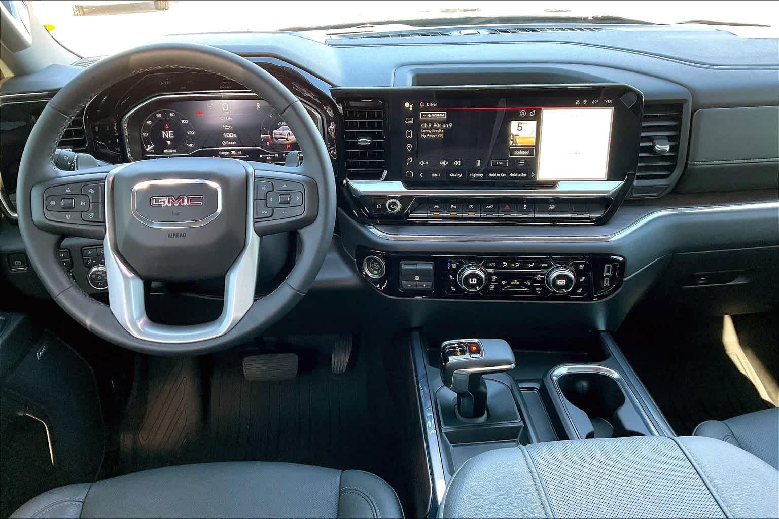 2024 Gmc Sierra 1500 SLT photo 4
