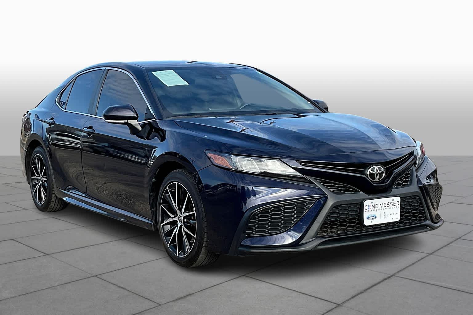 Used 2022 Toyota Camry SE with VIN 4T1G11AK5NU620193 for sale in Houston, TX