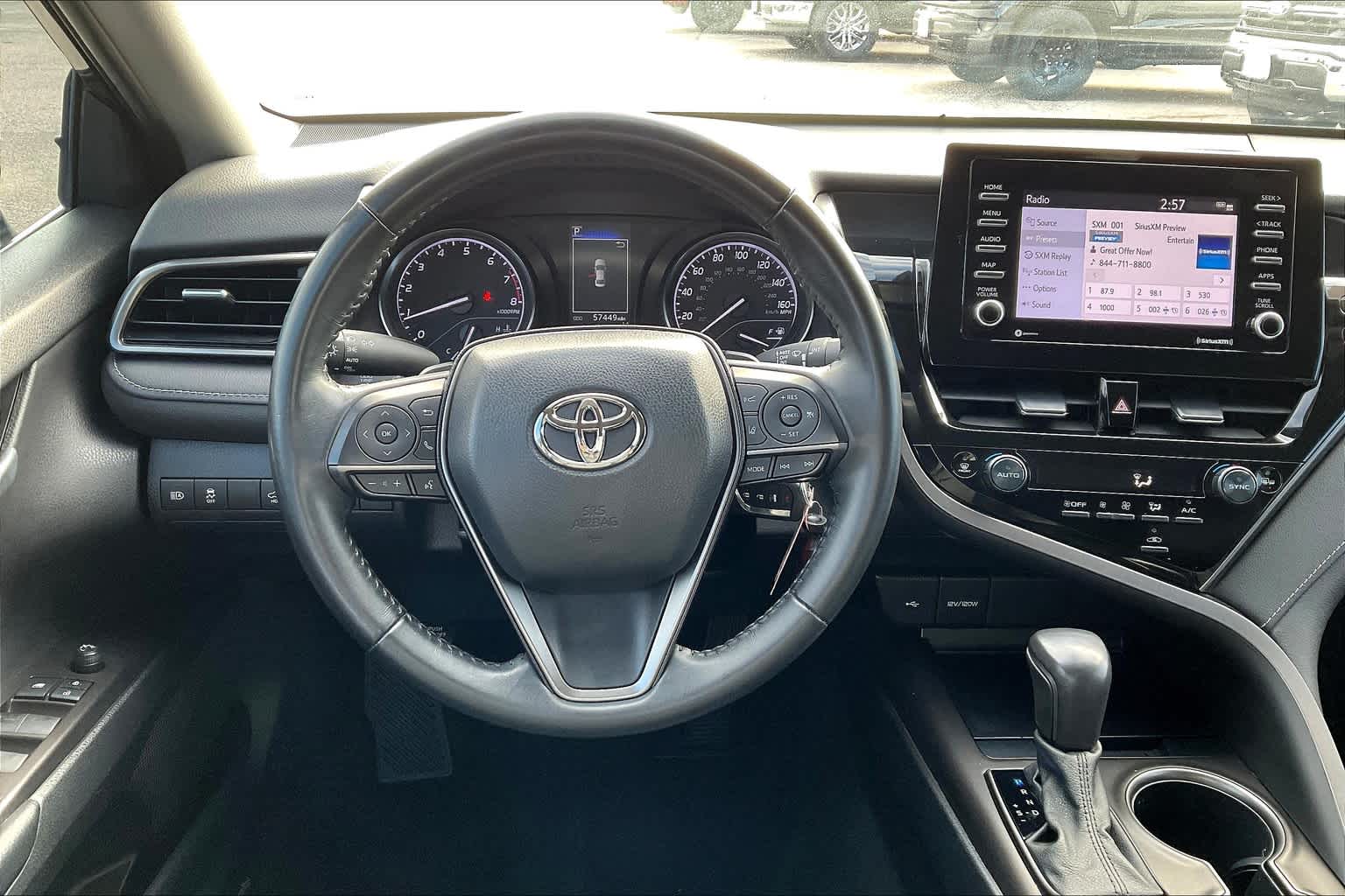 2022 Toyota Camry SE photo 4