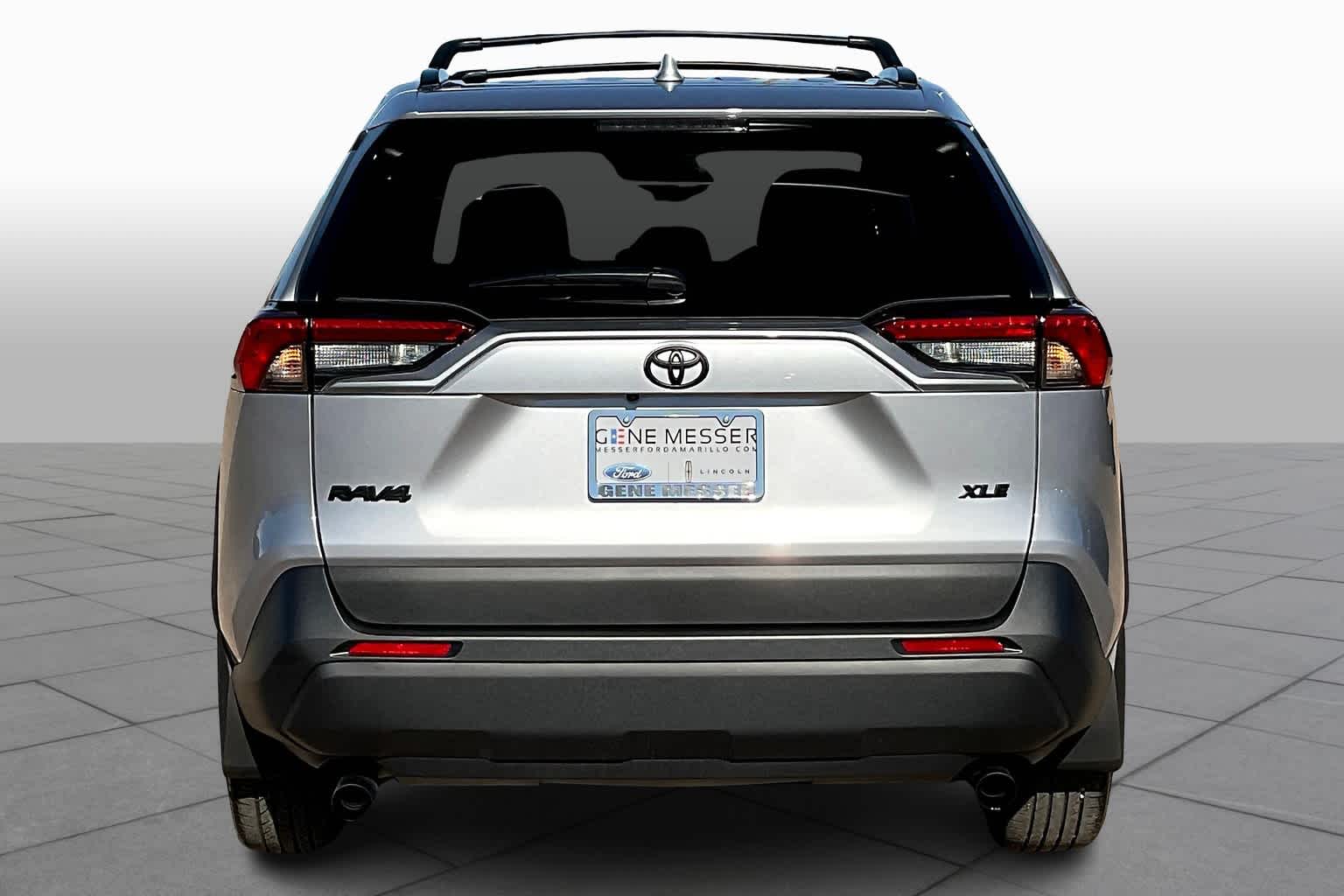 2024 Toyota RAV4 XLE Premium photo 3