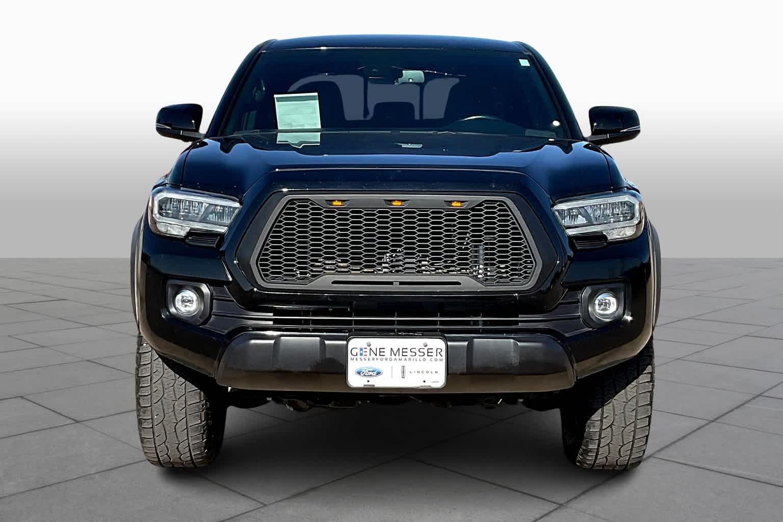 2022 Toyota Tacoma TRD photo 2