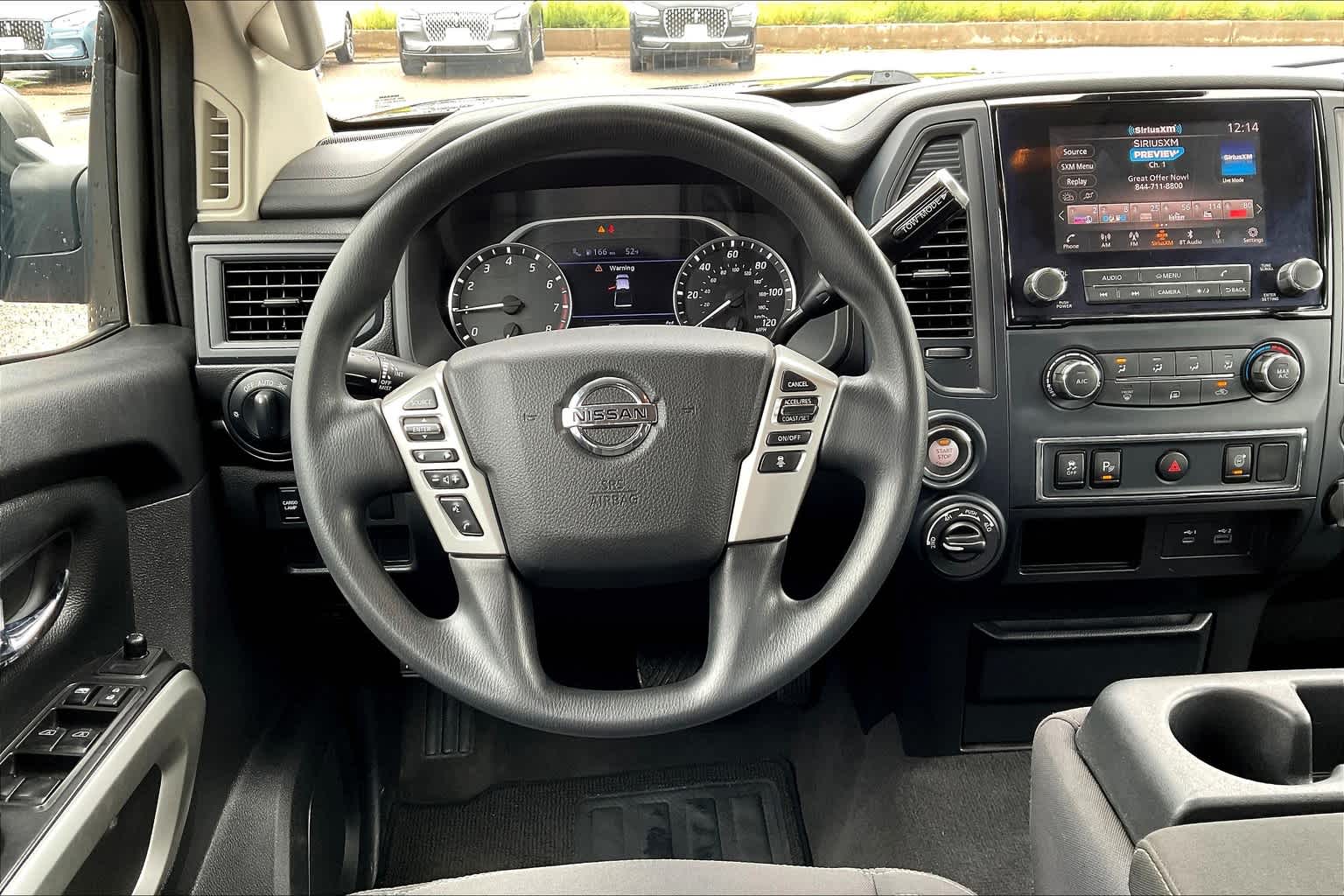 2022 Nissan Titan SV photo 4