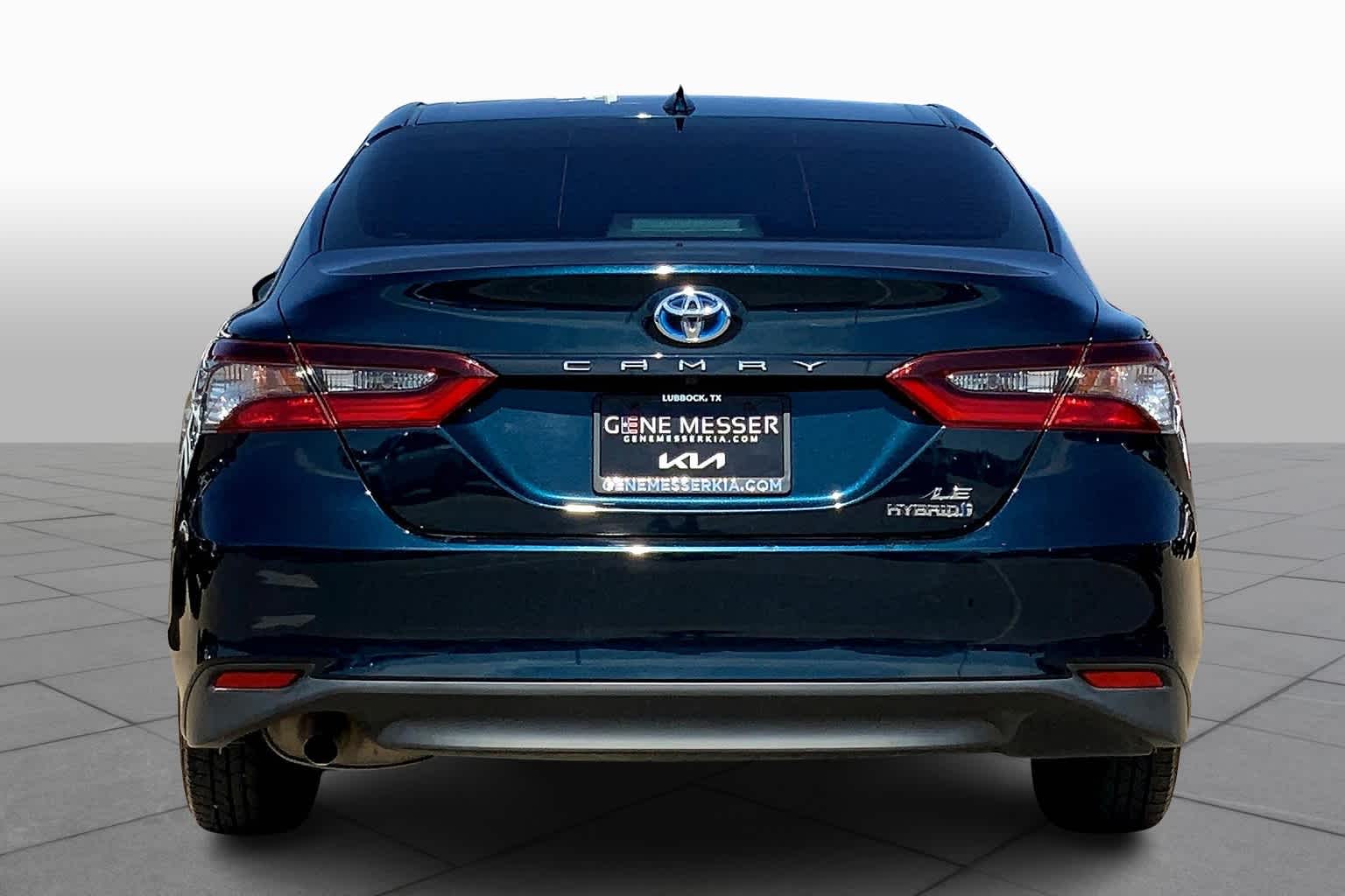 2021 Toyota Camry Hybrid LE photo 3