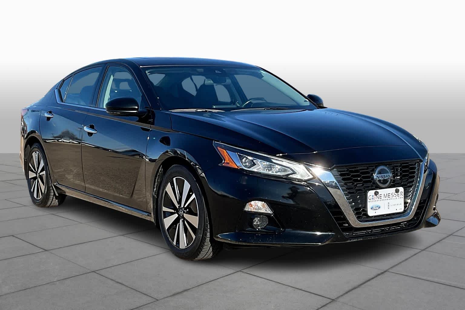 Used 2022 Nissan Altima SL with VIN 1N4BL4EVXNN411546 for sale in Houston, TX